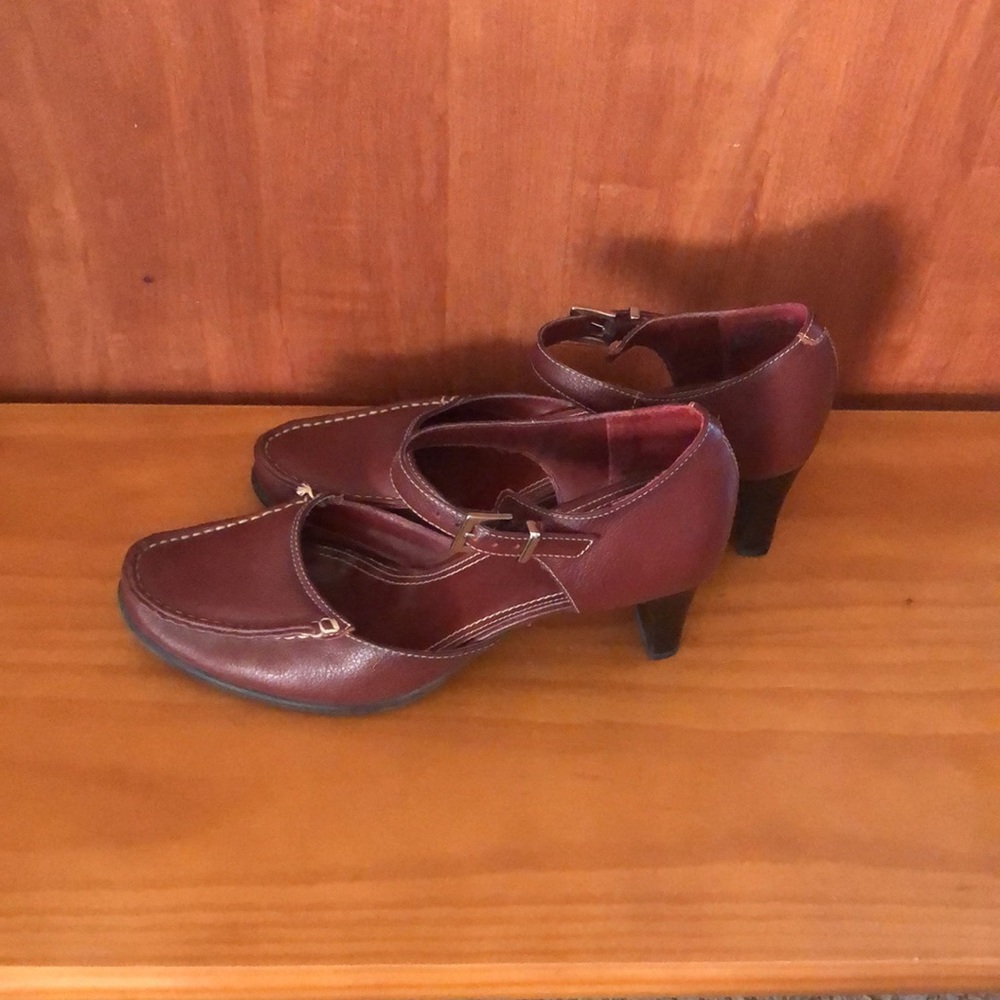 Hush Puppies deep red Mary Jane heels